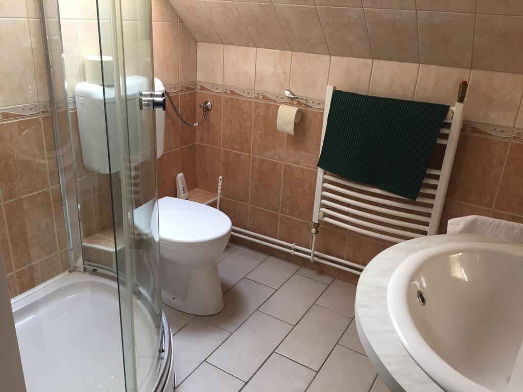 Faskerti Vendeghaz Hotel Jula Cameră foto